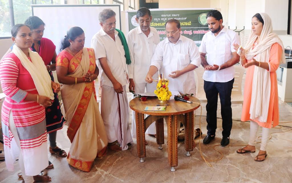 ತೊಕ್ಕೊಟ್ಟು: ತೆಂಗು ಮರಗಳ ರಕ್ಷಣೆ ಕುರಿತು ಜಾಗೃತಿ ಕಾರ್ಯಕ್ರಮ